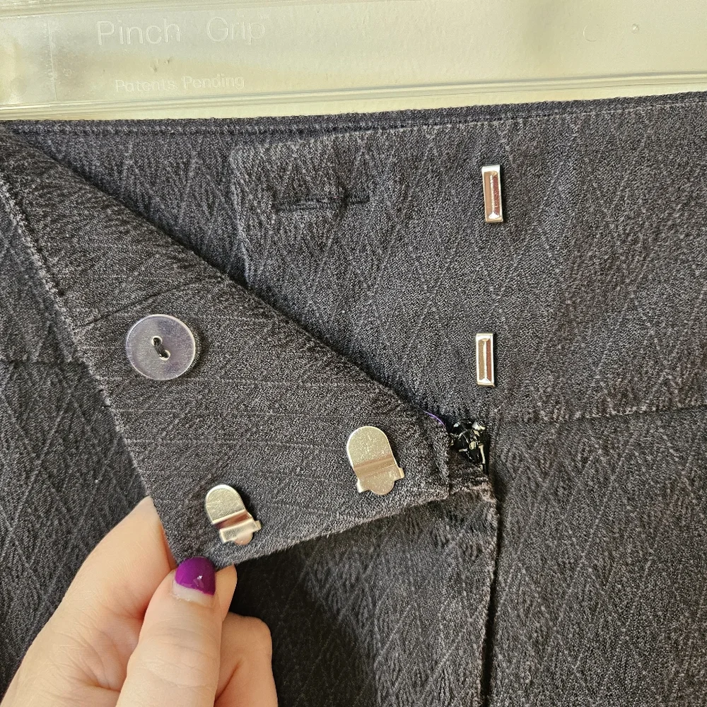 Diamond Pattern Textured Pants - Picture 3 of 6